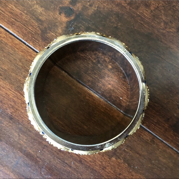 Chamak by Priya Kakkar Gold Bangle - Picture 6 of 7